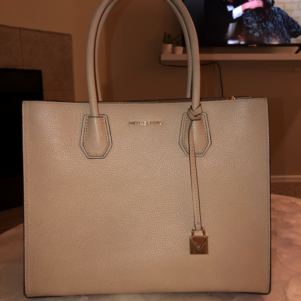 Michael Kors Large Pebbled Leather Accordion Bag